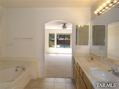 8649 N Ahwatukee Way