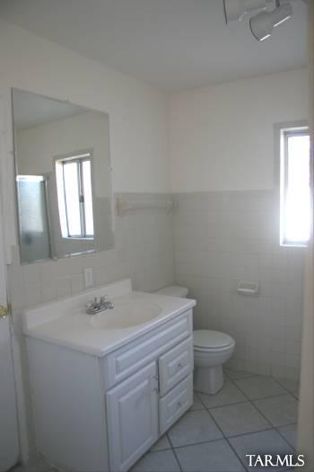 2801 N Castro Avenue