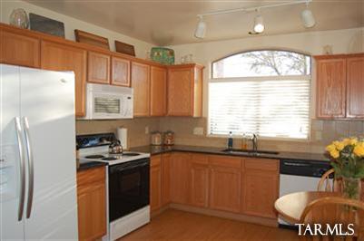 5460 N Mesquite Bosque Way