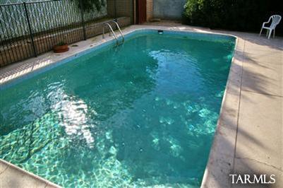 5602 E Lester Street