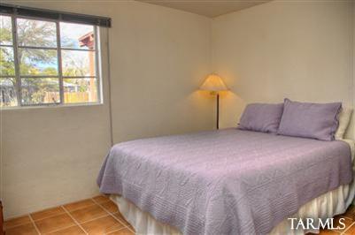 5602 E Lester Street