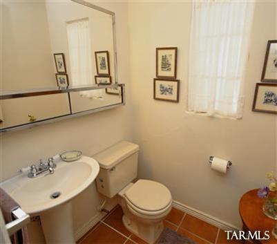 5602 E Lester Street