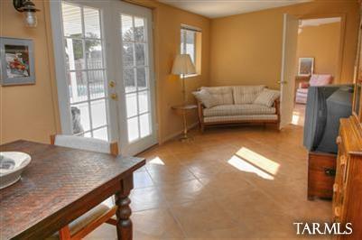 5602 E Lester Street