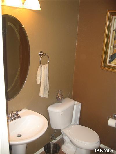 2415 E Calle Lena Verde