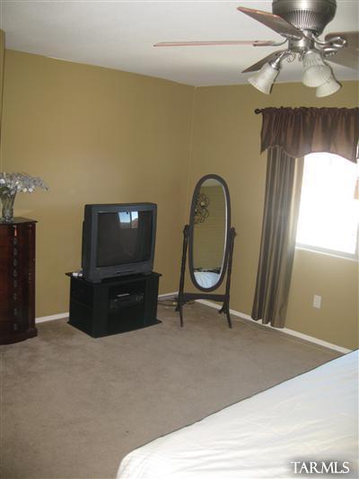 2415 E Calle Lena Verde