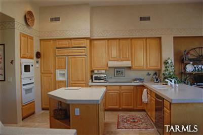 6440 N Desert Wind Circle