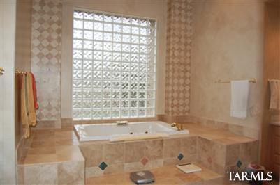 6440 N Desert Wind Circle