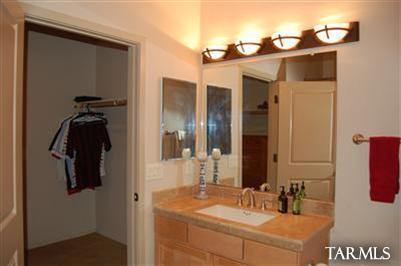 446 N Campbell Avenue Unit: 1303