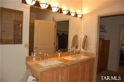 446 N Campbell Avenue Unit: 1303