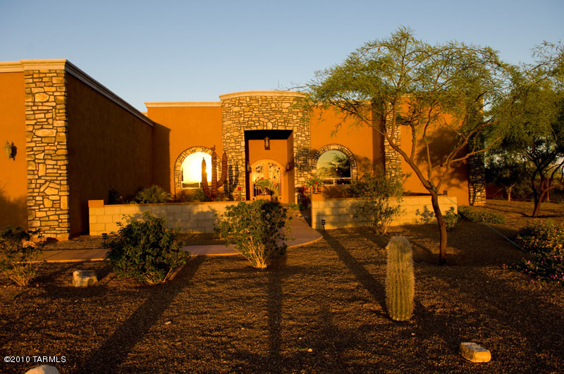 10390 N Derrio Canyon Place