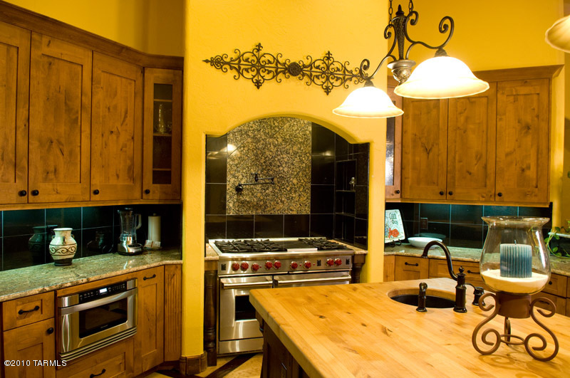 10390 N Derrio Canyon Place