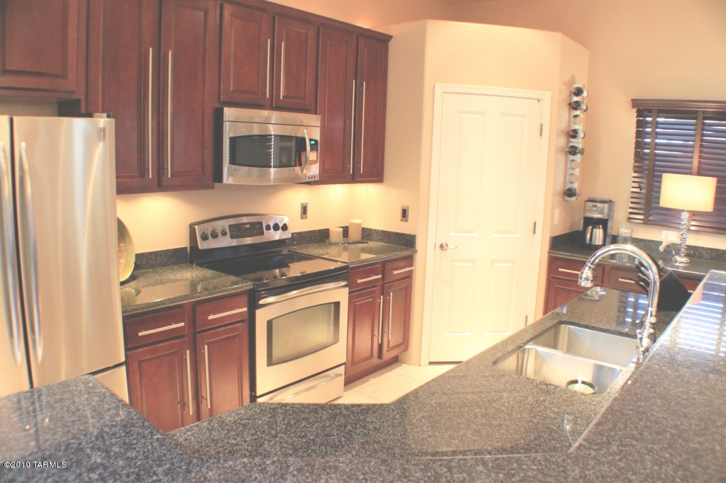 1300 S Via Estrella Blanca