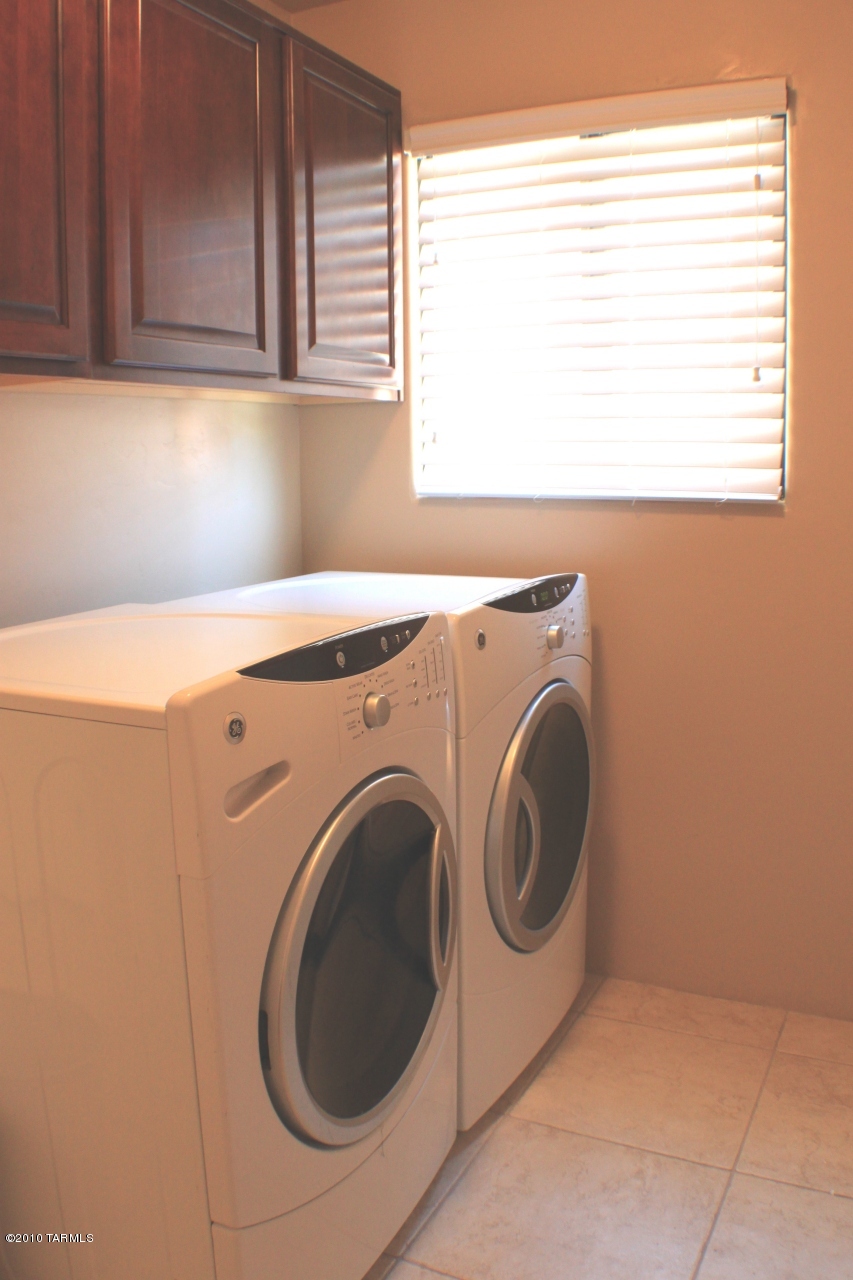 1300 S Via Estrella Blanca