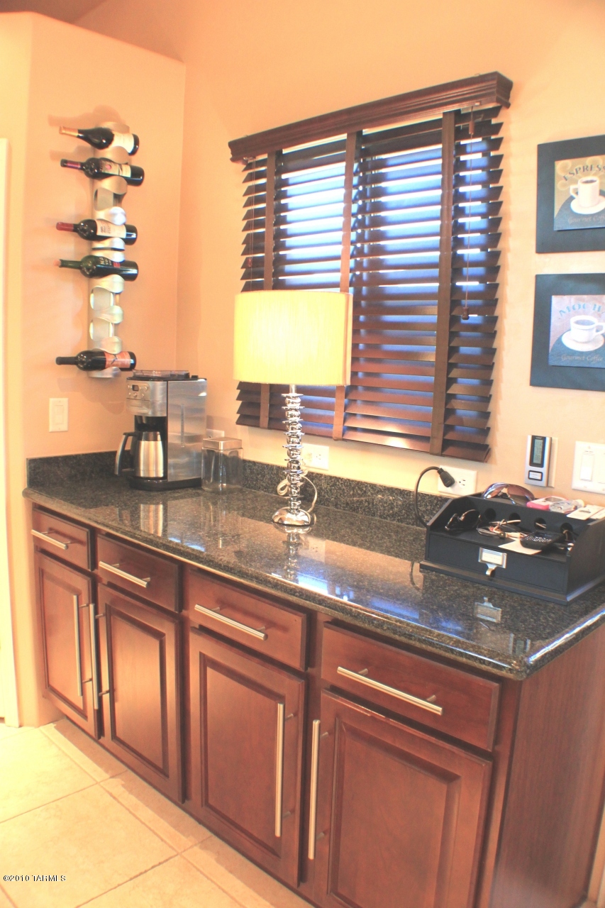 1300 S Via Estrella Blanca