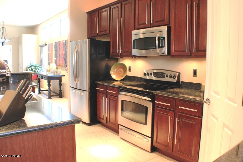 1300 S Via Estrella Blanca