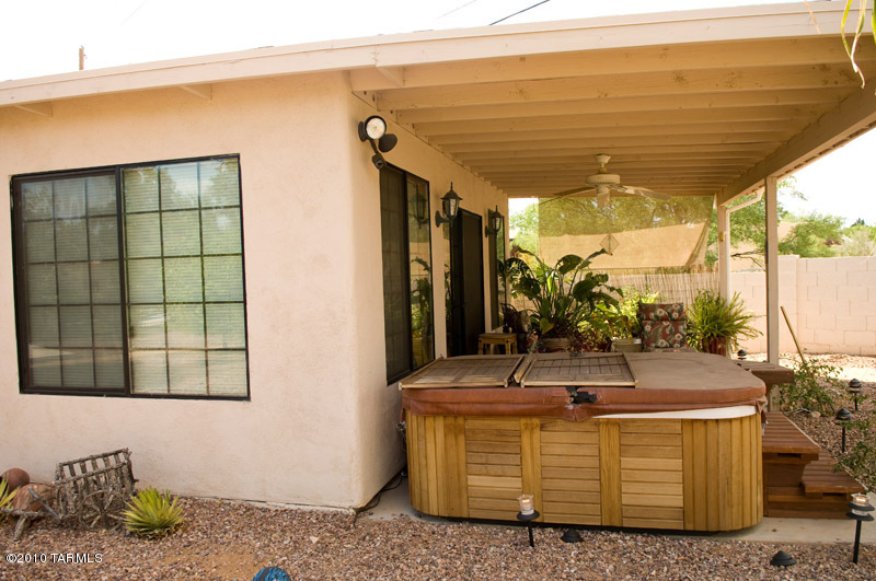 908 W San Martin Drive