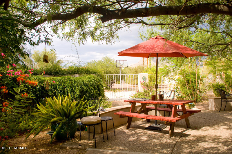 908 W San Martin Drive