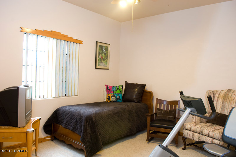 908 W San Martin Drive