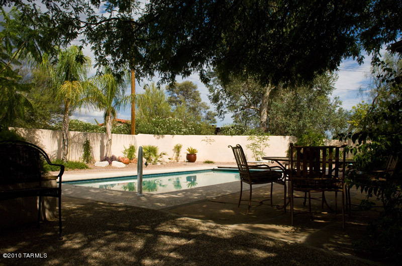 908 W San Martin Drive