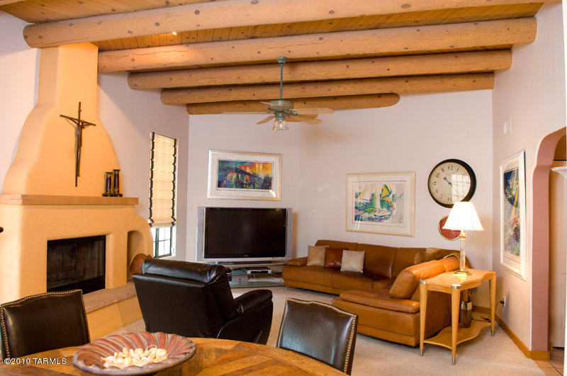 908 W San Martin Drive