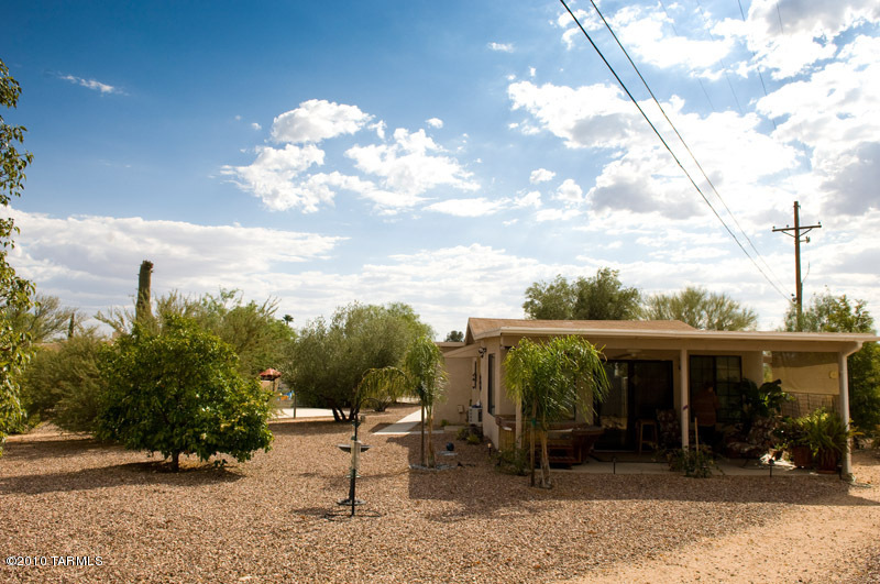 908 W San Martin Drive