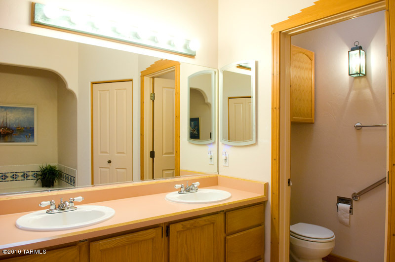 908 W San Martin Drive