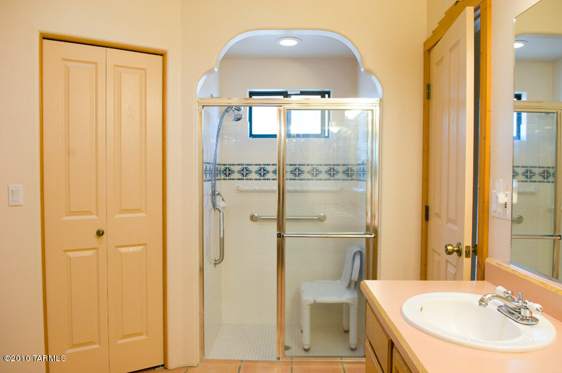 908 W San Martin Drive