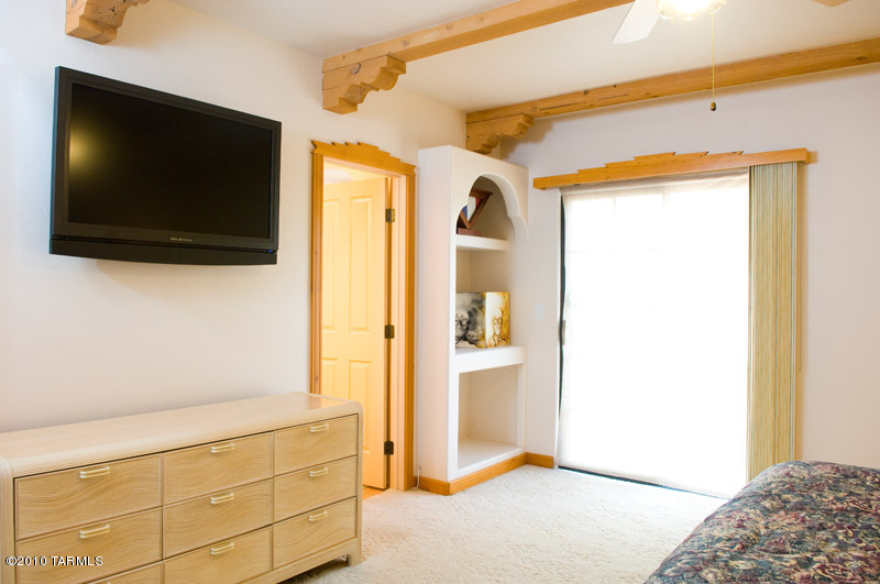 908 W San Martin Drive