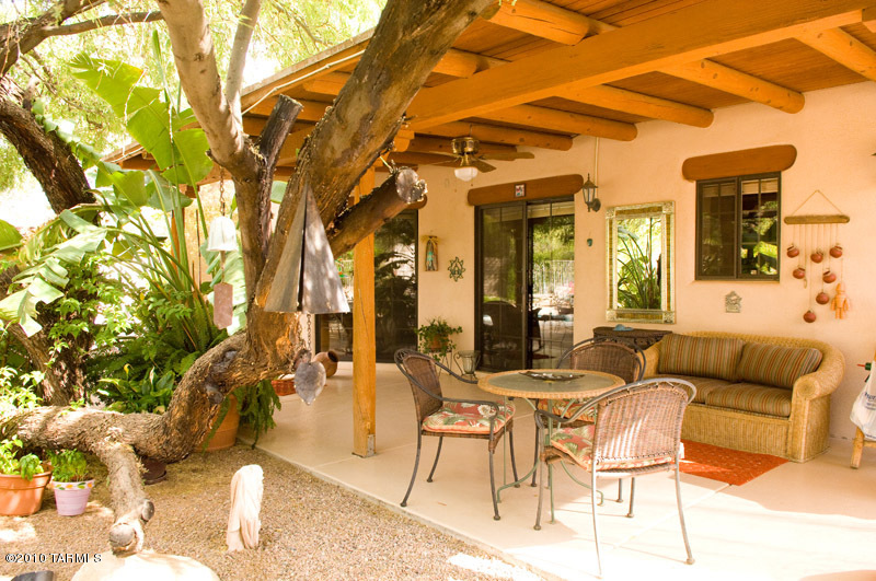 908 W San Martin Drive