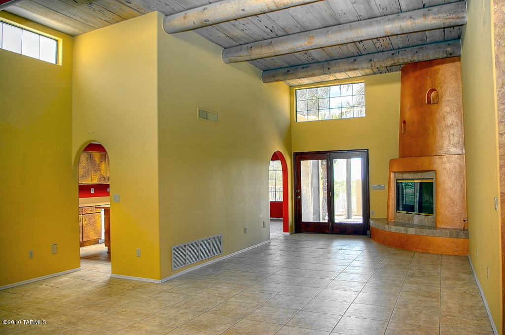 12721 N Meadview Way