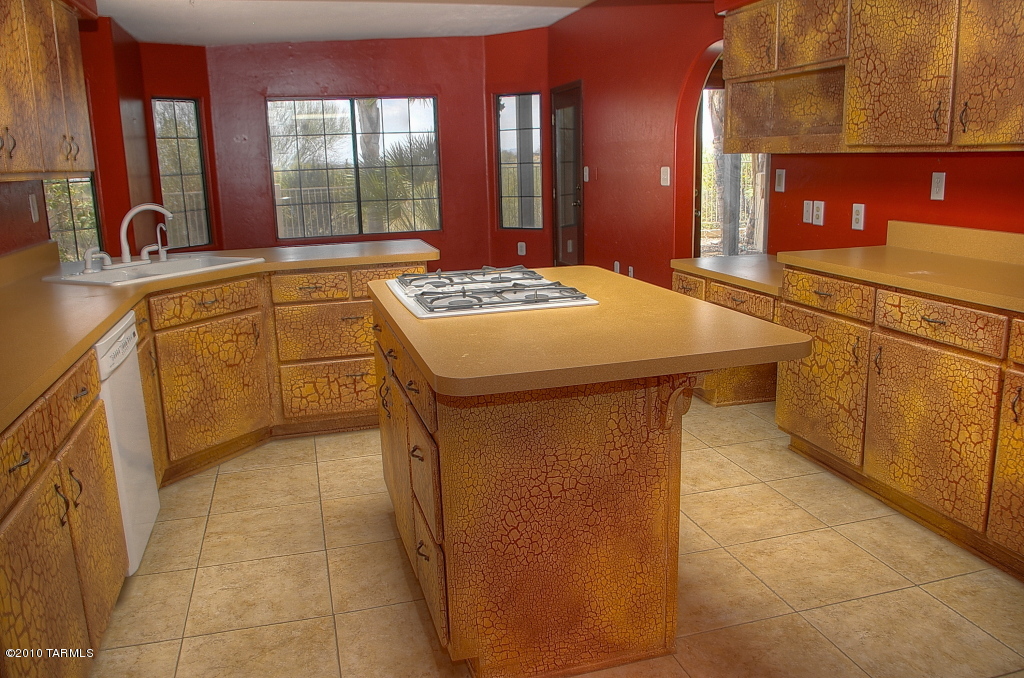 12721 N Meadview Way