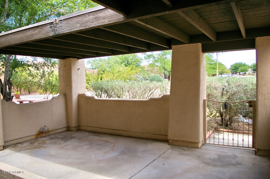 12721 N Meadview Way