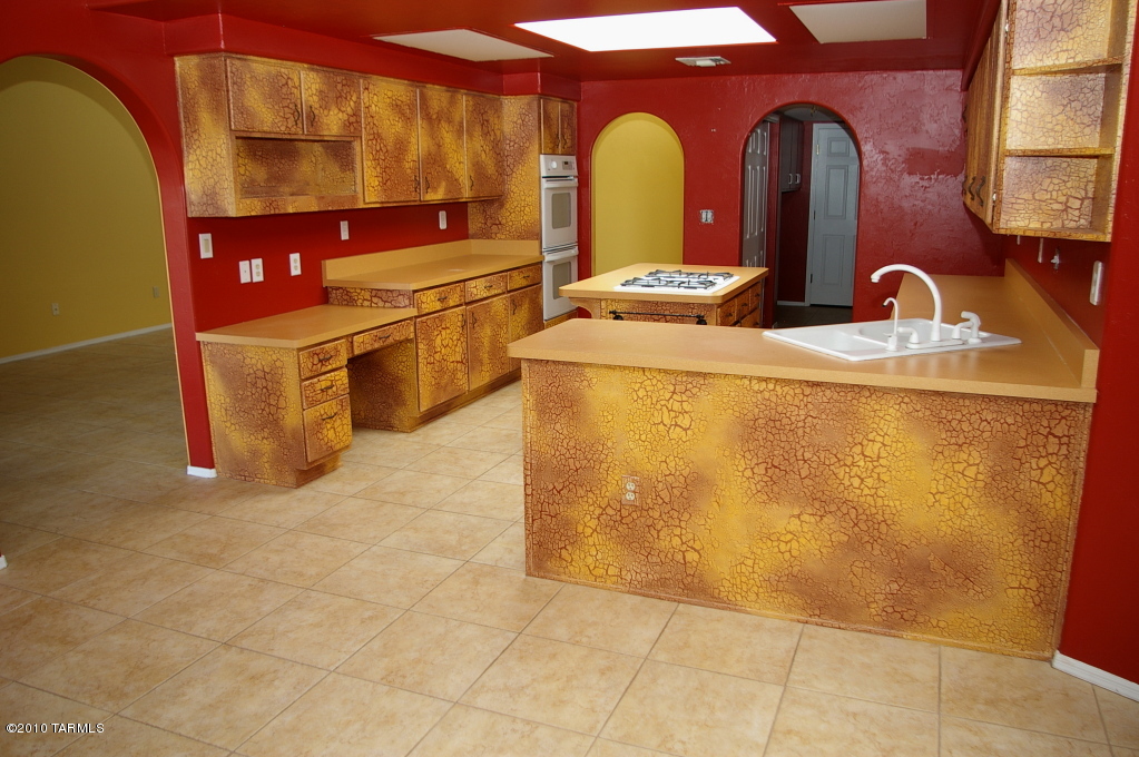 12721 N Meadview Way