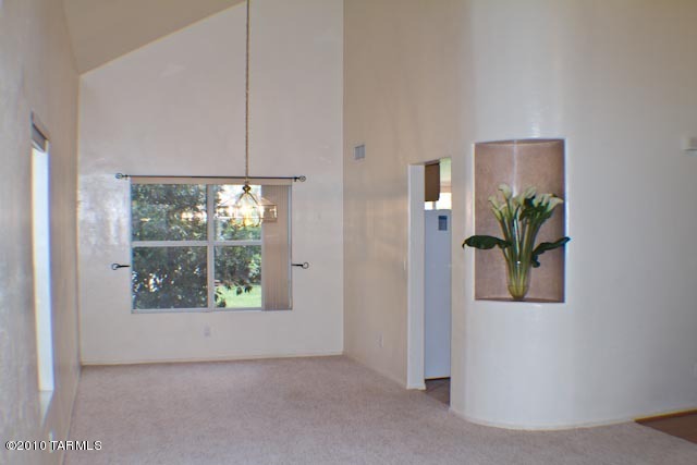 1330 E Dejerine Place