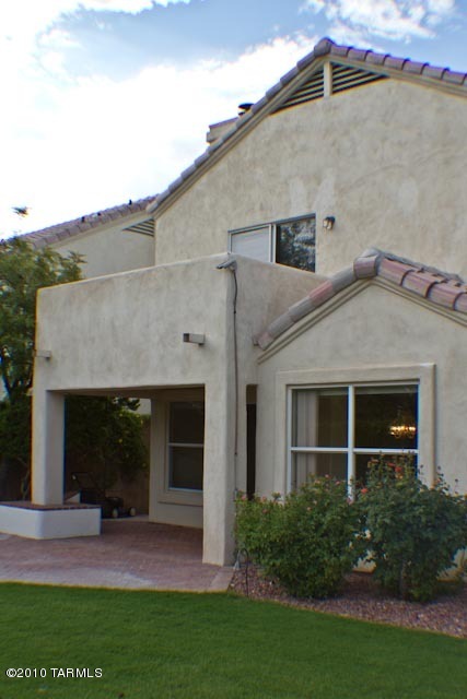 1330 E Dejerine Place