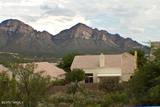 1330 E Dejerine Place