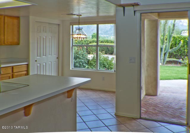 1330 E Dejerine Place