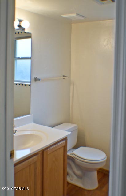 1330 E Dejerine Place