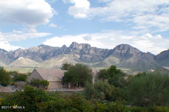 1330 E Dejerine Place