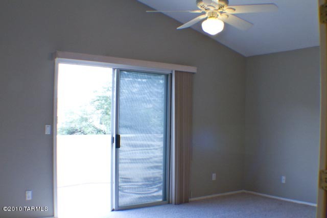 1330 E Dejerine Place