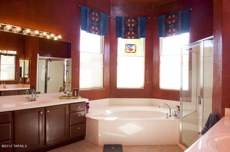 13797 N Silvercreek Place