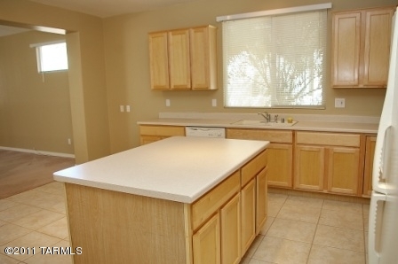 996 W Leatherleaf Drive