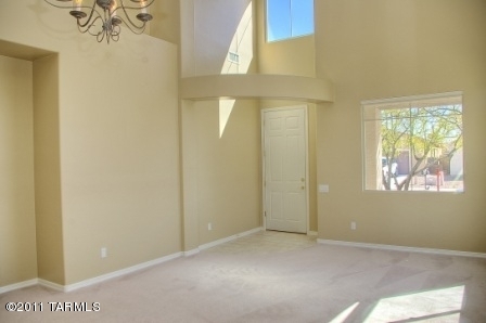 996 W Leatherleaf Drive