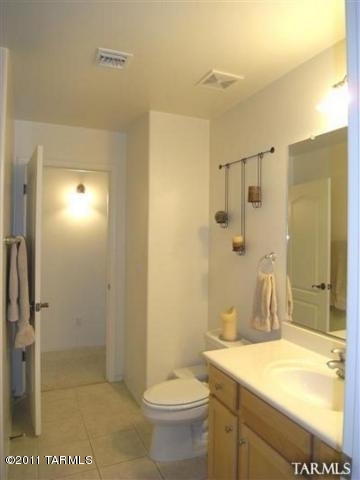 2441 W Golden Hills Road