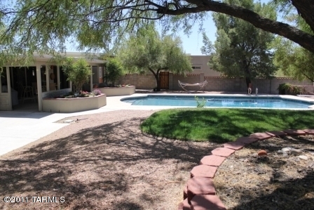 9112 E Indian Canyon Road