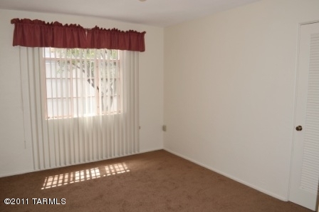 3919 E Calle De Jardin