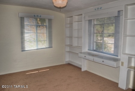 3919 E Calle De Jardin