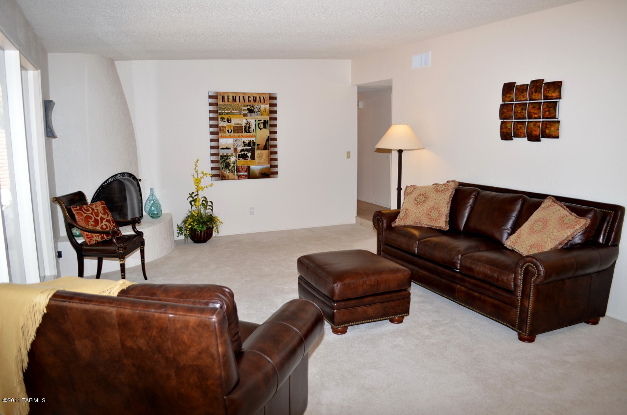 1800 W Liddell Drive