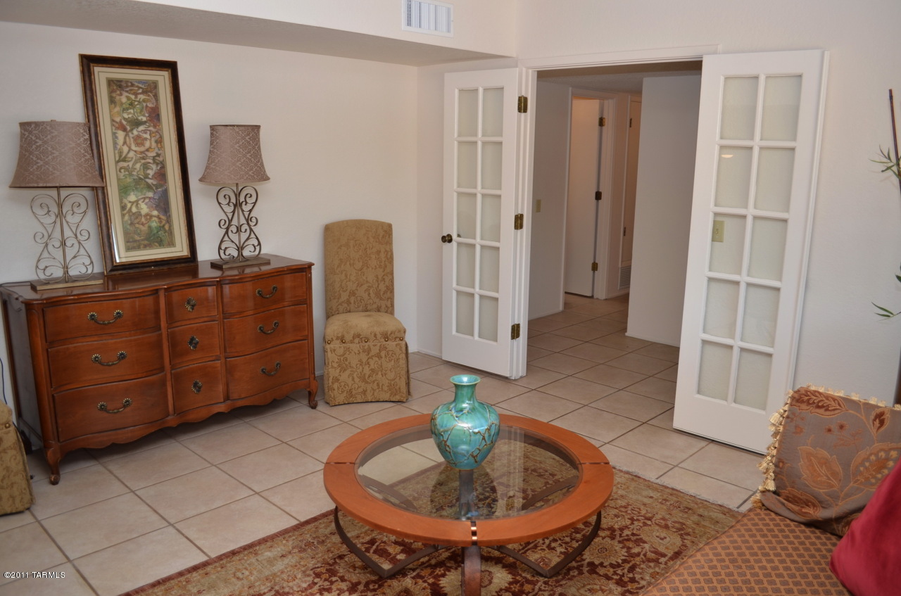 1800 W Liddell Drive