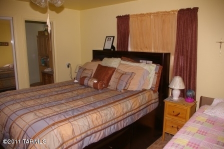 1525 N Calle Valencia